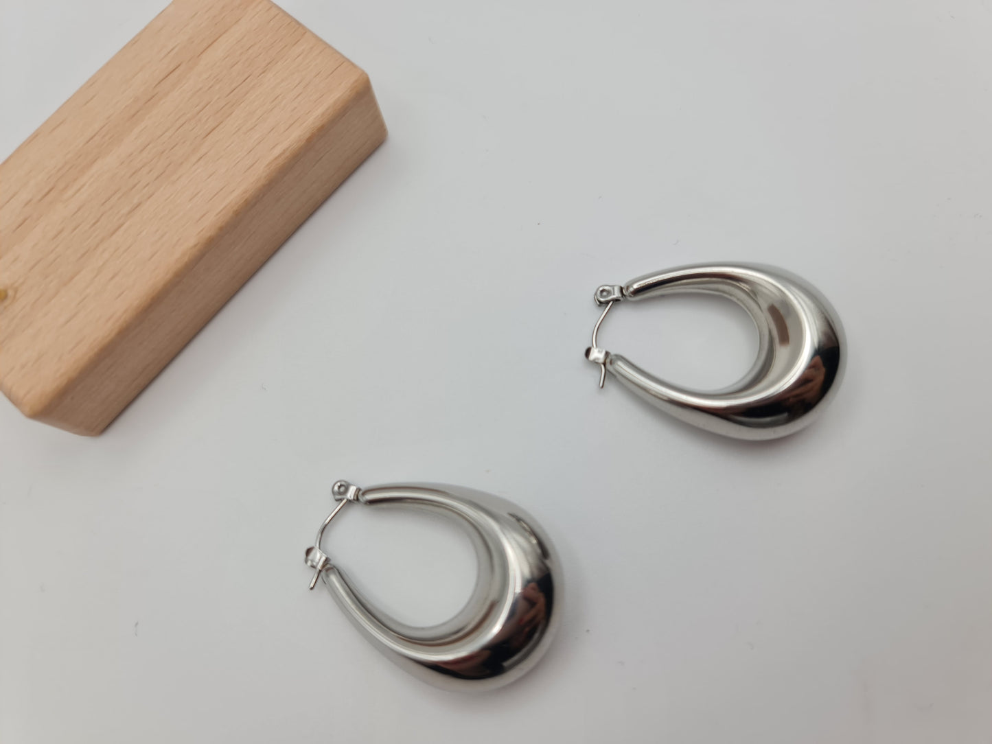 Regular Oval Hoop