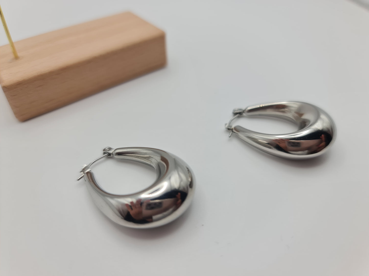 Regular Oval Hoop