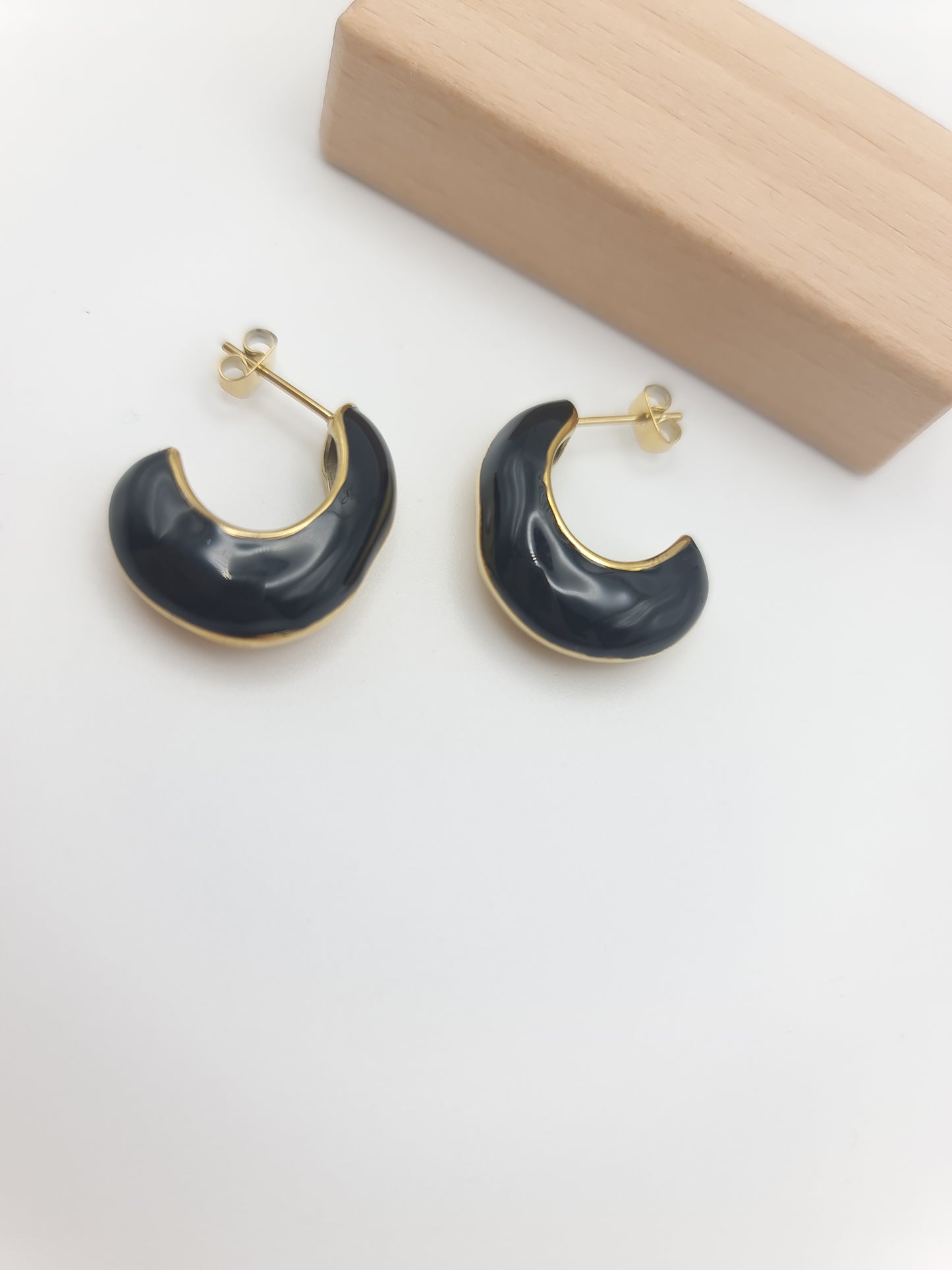 Ear Black